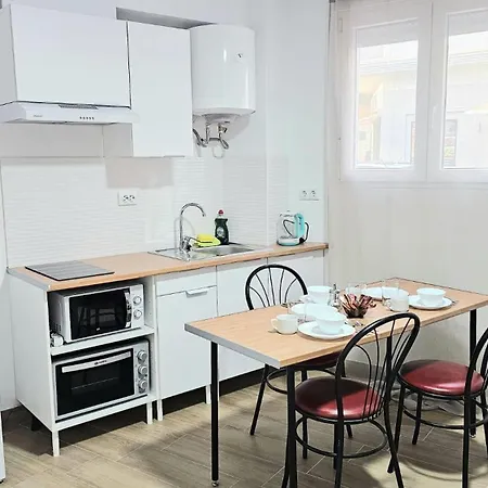 Apartman Apartamento Familiar Goldentower