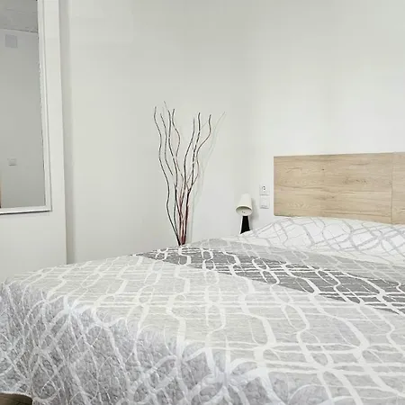 Apartamento Familiar Goldentower דירה